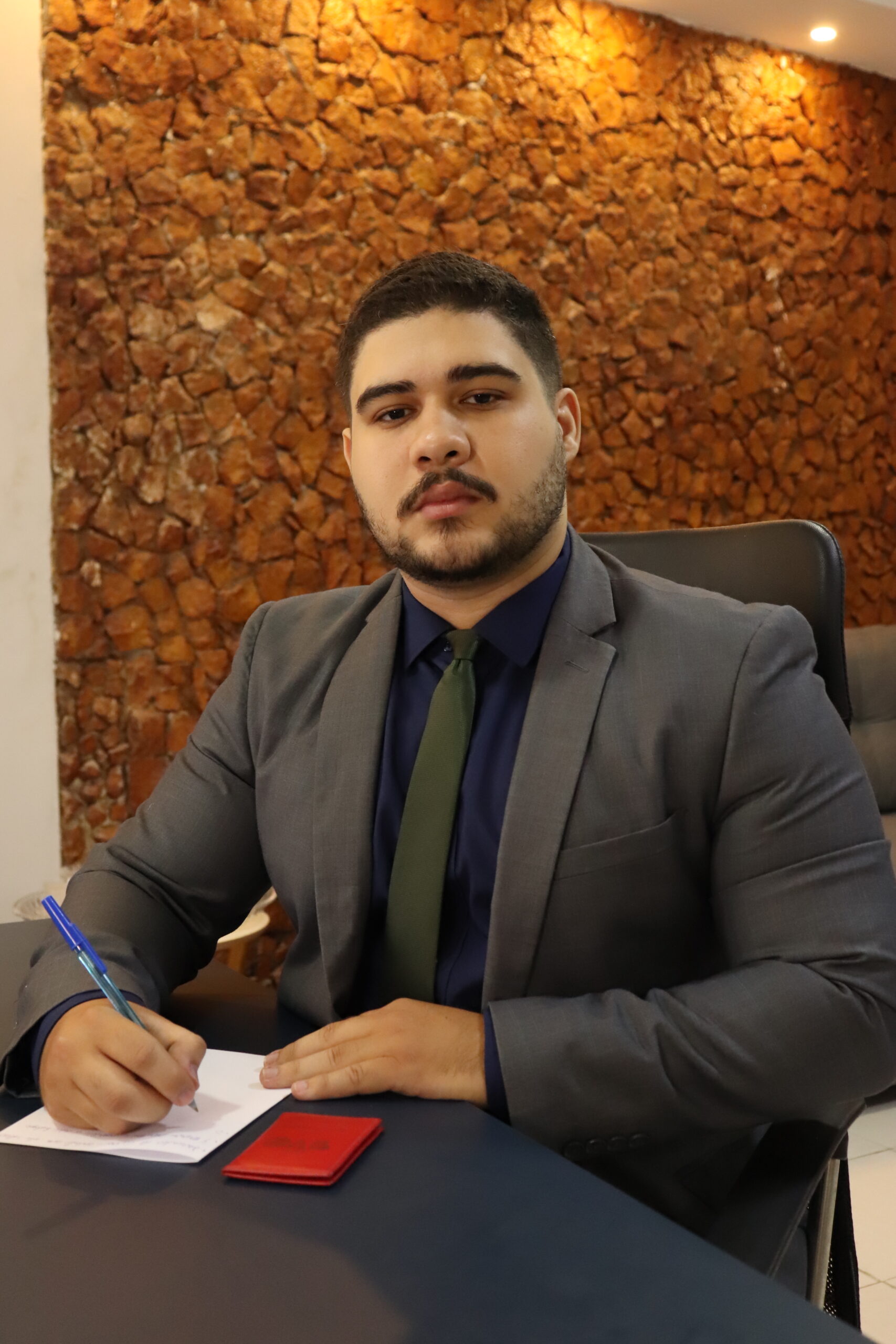 Dr. Matheus Mororó